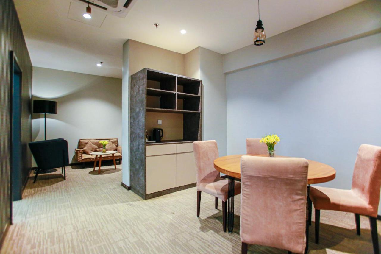 Fives Hotel Dnp Johor Bahru Exterior foto